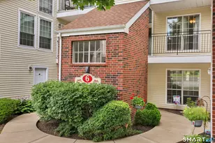 93 Carriage Crossing Ln, Middletown, CT 06457 - Photo 2