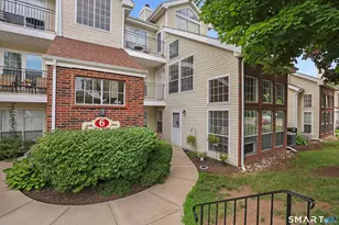 93 Carriage Crossing Ln, Middletown, CT 06457 - Photo 1
