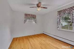 26 Russell Rd, Meriden, CT 06450 - Photo 12