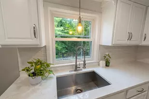 29 Barry Ln, Simsbury, CT 06070 - Photo 10