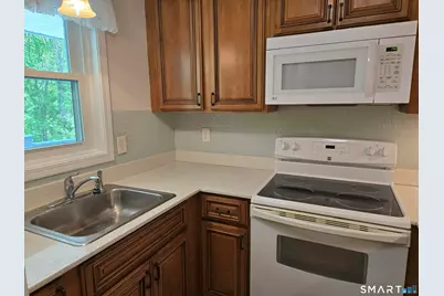 86 Hidden Knolls Circle #86, Monroe, CT 06468 - Photo 8