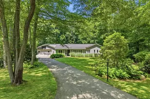15 Mitchell Dr, East Lyme, CT 06357 - Photo 2