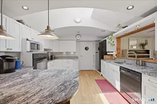 15 Mitchell Dr, East Lyme, CT 06357 - Photo 10