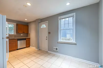 166 Earl Avenue, Bridgeport, CT 06606 - Photo 2