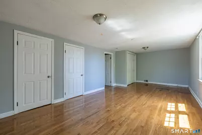166 Earl Avenue, Bridgeport, CT 06606 - Photo 16