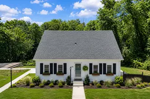 52 Walnut Hill Rd, East Lyme, CT 06333 - Photo 1