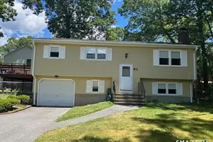 93 Laurelwood Dr, East Lyme, CT 06357 - Photo 2