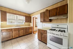 283 Salem St, Bridgeport, CT 06606 - Photo 10