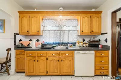 283 Salem Street, Bridgeport, CT 06606 - Photo 22