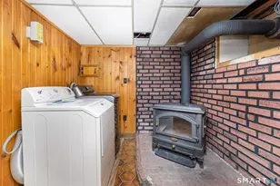 404 Soundview Ave, Bridgeport, CT 06606 - Photo 30