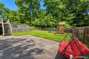 24 Farview Ave, East Haven, CT 06512 - Photo 4