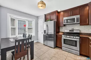 40 Overlook Dr, Monroe, CT 06468 - Photo 10