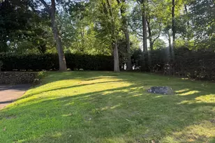 463 Pierpont Rd, Waterbury, CT 06705 - Photo 16