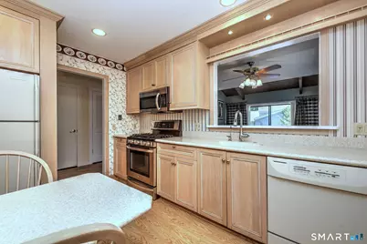 372 Piute Lane #B, Stratford, CT 06614 - Photo 22