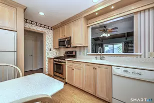 372 Piute Ln, Stratford, CT 06614 - Photo 22