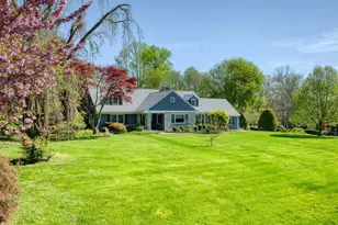 94 Fennbrook Dr, Hamden, CT 06517 - Photo 4