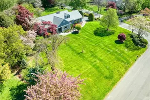 94 Fennbrook Dr, Hamden, CT 06517 - Photo 2