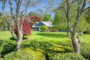 94 Fennbrook Dr, Hamden, CT 06517 - Photo 14