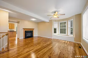 32 Songbird Ln, Farmington, CT 06032 - Photo 2