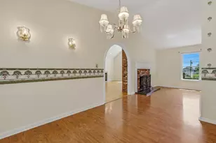 2 Brocketts Ln, Branford, CT 06405 - Photo 10