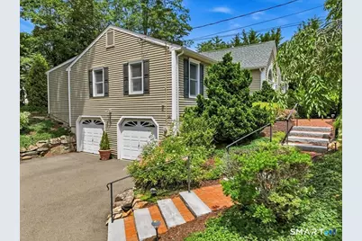 2 Brocketts Lane, Branford, CT 06405 - Photo 2