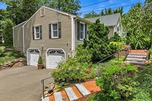 2 Brocketts Ln, Branford, CT 06405 - Photo 2