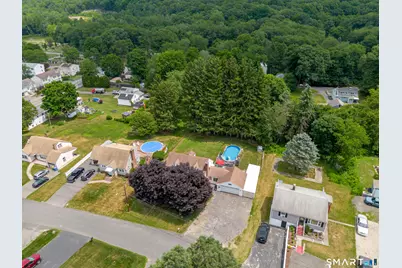 31 Holly Street, Waterbury, CT 06706 - Photo 2