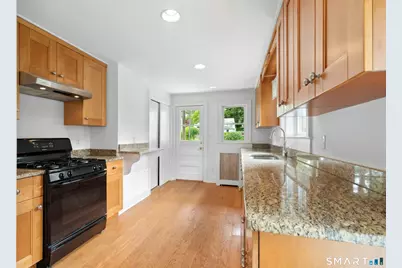 290 Soundview Avenue #1, Stamford, CT 06902 - Photo 4