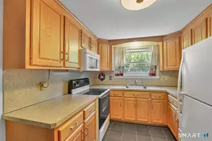 22 Park Pl, New Britain, CT 06052 - Photo 6