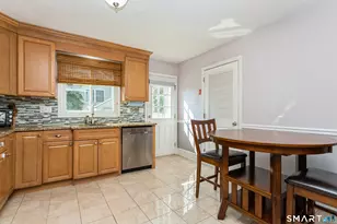 32 Sherwood Pl, Fairfield, CT 06890 - Photo 6