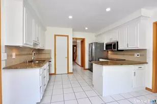 24 Wintonbury Dr, Farmington, CT 06032 - Photo 12