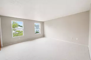 11 Holly Ln, Glastonbury, CT 06033 - Photo 10