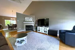 38 Wildflower Ln, Middletown, CT 06457 - Photo 6