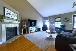 38 Wildflower Ln, Middletown, CT 06457 - Photo 2