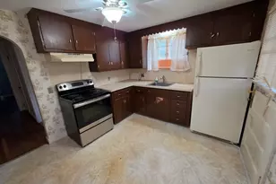 462 Granby St, Hartford, CT 06112 - Photo 6