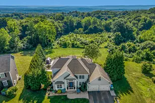 132 Debbie Dr, Meriden, CT 06451 - Photo 4