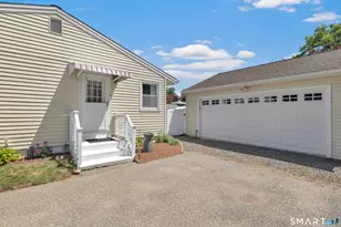105 Sunset Dr, Derby, CT 06418 - Photo 24