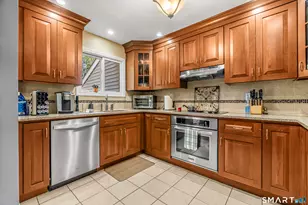 703 Golf Dr, East Haven, CT 06512 - Photo 18