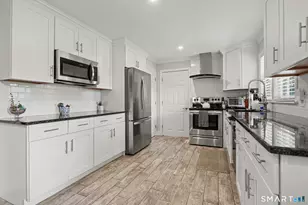 183 W Rocks Rd, Norwalk, CT 06851 - Photo 4
