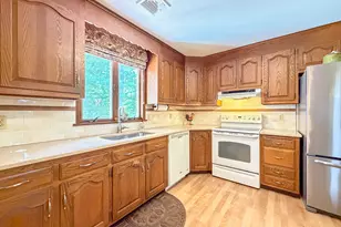 1258 Saybrook Rd, Middletown, CT 06457 - Photo 12