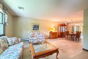 1258 Saybrook Rd, Middletown, CT 06457 - Photo 4
