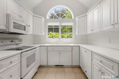 20 Carrie Circle #20, Fairfield, CT 06825 - Photo 14