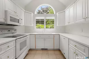 20 Carrie Cir, Fairfield, CT 06825 - Photo 14