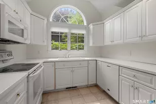 20 Carrie Cir, Fairfield, CT 06825 - Photo 12