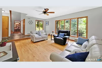 29 Foxwood Road, Trumbull, CT 06611 - Photo 4