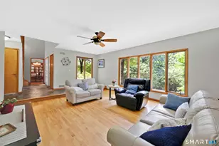 29 Foxwood Rd, Trumbull, CT 06611 - Photo 4