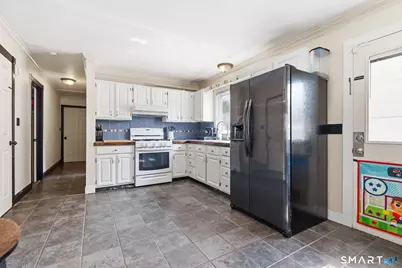 203 Robin Street, Bridgeport, CT 06606 - Photo 4