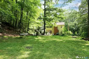 123A Peaceable St, Redding, CT 06896 - Photo 2