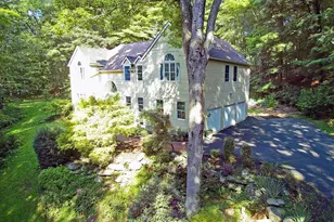123A Peaceable St, Redding, CT 06896 - Photo 8