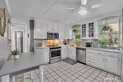 4 Crown Street, Middletown, CT 06457 - Photo 8